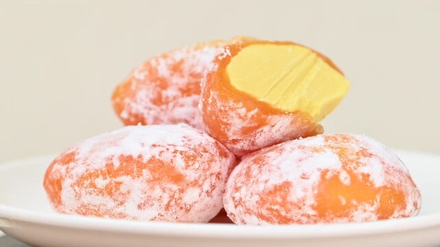Mochi (or mochi) is a Japanese dessert made from soft, sticky dough made from glutinous rice and containing