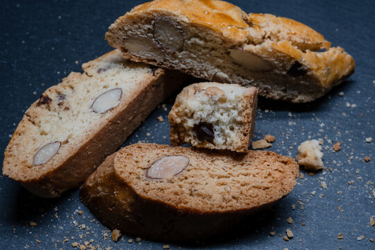 Tasty homemade almond tozzetti 2