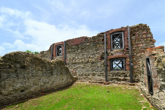 Wide interior view of Spanish troop barracks at Fort San Lorenzo

