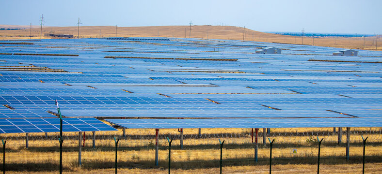 Solar panel fields in large quantities. Solar panels as alternative energy sources safe for the environment.