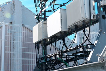 次世代通信とIoT社会を支える5G・モバイルネットワーク基地局のインフラ設備 © taka