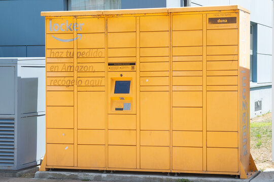 Amazon locker in Mollet del Vall&eacute;s, Barcelona, Spain.