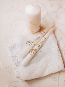 White Wedding Candles with Gold Details and Mr Mrs Charms