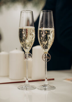 Wedding Champagne Glasses with Gold Details and Mr Mrs Charms