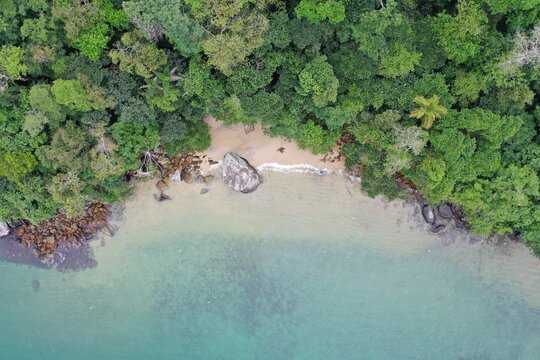 Praia da gruta em Angra dos reis