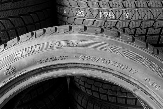 Run Flat Tire Sidewall with Self Support System SSS, Size and Load Specifications in Detailed View
