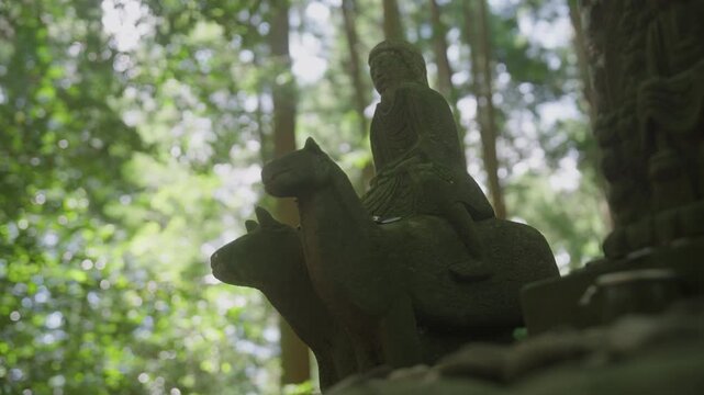 Gyuba-doji Statue at Hashiori-toge Pass, Kumano Kodo Nakahechi, Tanabe, Wakayama, Japan 熊野古道中辺路「箸折峠の牛馬童子像」和歌山県田辺市