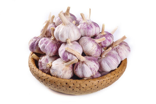 Fresh Purple Garlic Bulbs from Henan Shandong Yunnan Provinces in Bamboo Basket - Wide Range Agricultural Produce