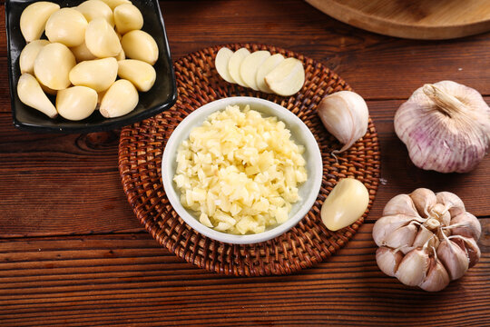 Fresh Garlic Cloves and Minced Garlic from Chinese Farms - Henan Shandong Yunnan Agricultural Produce