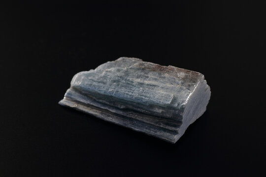 kyanite bearing mica schist - mica kyanite schist
