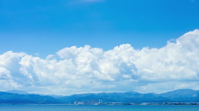 夏の北海道・函館 湧き上がる入道雲 タイムラプス