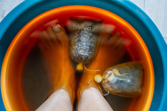 TCM Foot-Soaking Therapy for Wellness