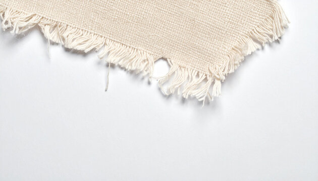 破れた生成りコットン生地のフォトリアルコラージュ素材
Photorealistic torn natural cotton fabric isolated on white background
