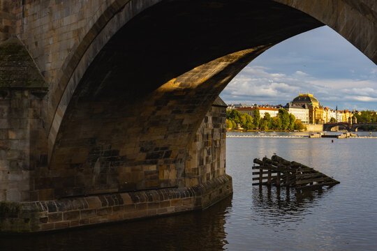 View from under the arch of Charles Bridge to the National Theat