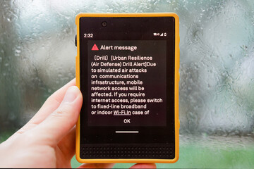 Naklejka premium Taiwan phone shows PWS alert for first Han Kuang network throttle drill