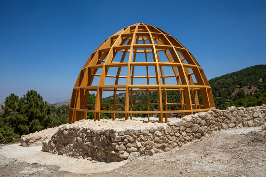 Restoration of the snow pits in the Sierra Espu&ntilde;a Regional Park, Region of Murcia, Spain