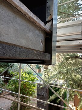construction of an iron framework for a metal terrace railing