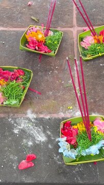 Canang sari is one of the daily offerings made by Balinese Hindus to thank gods