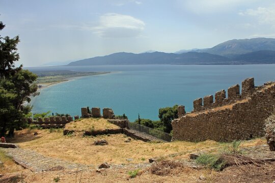 Gr&egrave;ce, Golfe de Corinthe ch&acirc;teau de la ville de Nafpaktos