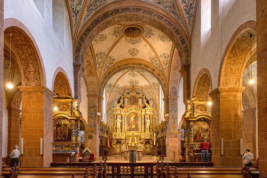 Altarraum der Kirche von Kloster Steinfeld in der Eifel