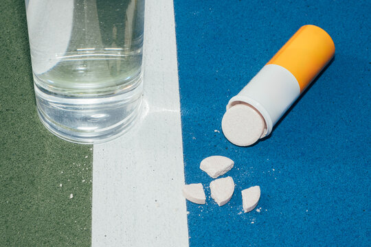 Electrolyte tablets and glass water bottle