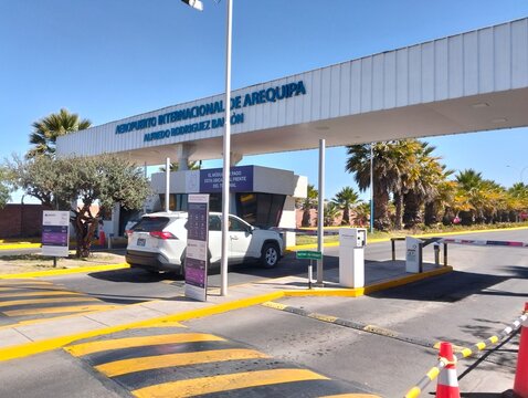 Arequipa, Per&uacute; &ndash; 11 de Junio, 2026: vistas del Aeropuerto "Alfredo Rodr&iacute;guez Ball&oacute;n" de la Ciudad Blanca de Arequipa al sur de Per&uacute;.