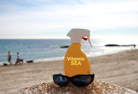 Vitamima sea crema protector solar playa bronceado, gafas de sol, mar y arena en verano
