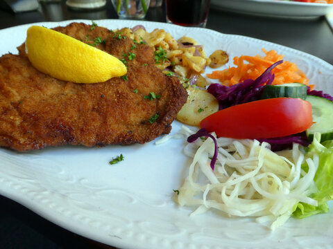 Cordon Bleu mit Bratkartoffeln