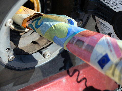 Bares Geld tanken