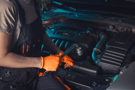 transport diagnostics with person in garage