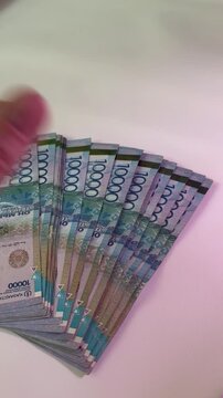 money in the hand