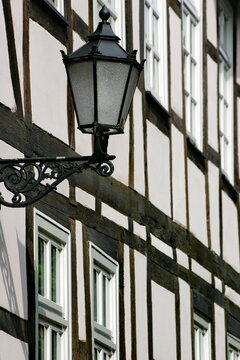 Laterne an einem fachwerkhaus