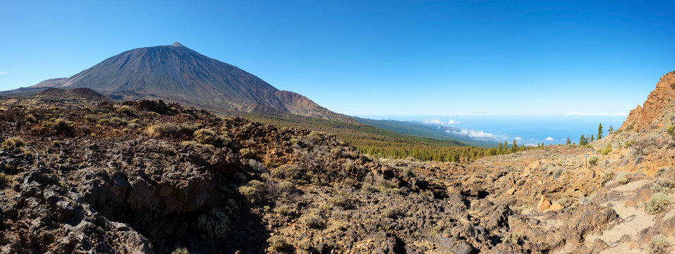 Spain, Tenerife, Teide National Park, Pico del Teide and north coast