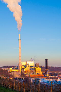 Germany, Baden-Wuerttemberg, Stuttgart, coal-fired power station with steaming stack