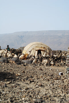 Djibouti, Balho, traditional dome houses in the desert