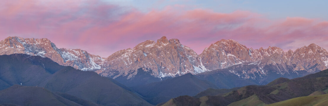 Maya Snow Mountain Close-up at Dawn with Pink Morning Clouds