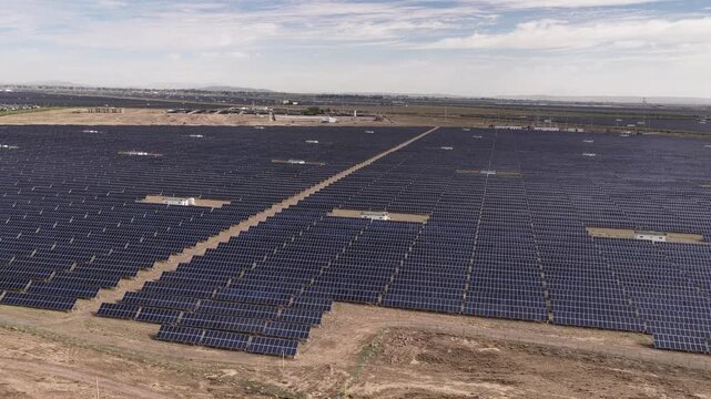 Integrated solar power and energy storage station	