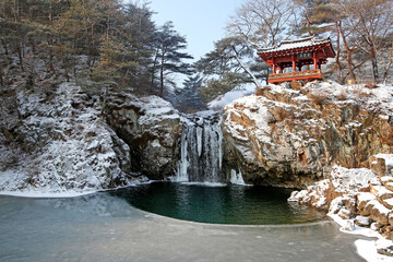 얼음,용유천,폭포,소나무,장각폭포,금란정,상오리,상주시,경북 © JinChang