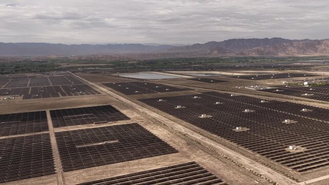Integrated solar power and energy storage station	