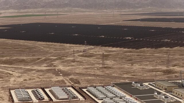 Integrated solar power and energy storage station	