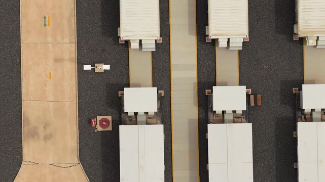 Integrated solar power and energy storage station	