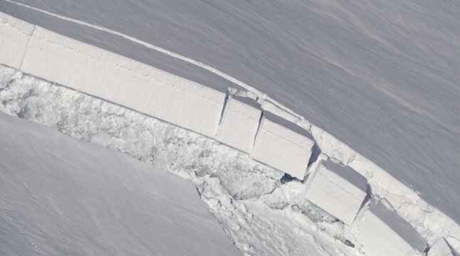 Inicio de avalancha en pendiente alpina