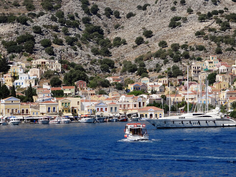 Gr&egrave;ce port de Gialos sur l'&icirc;le de Symi 