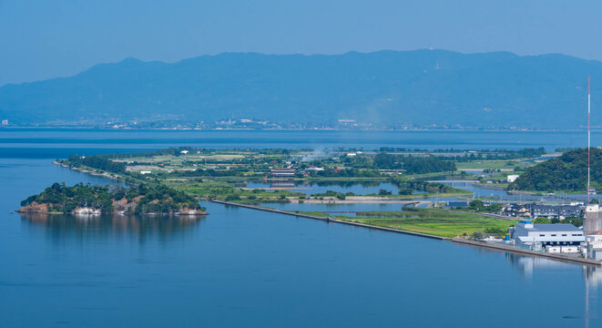米子城跡から望む宍道湖と町並み