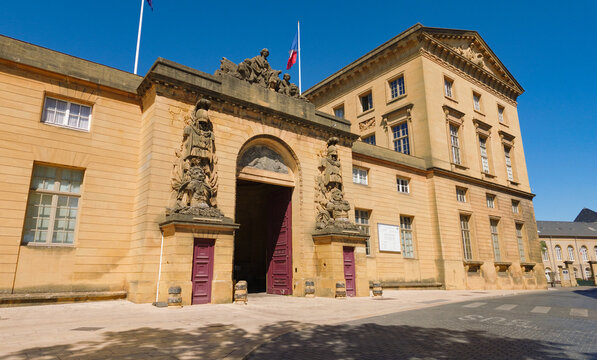 Palais du Gouverneur in Metz, France, showcasing classic architecture on a sunny day