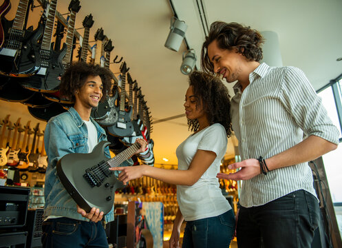 Choosing Electric Guitar.