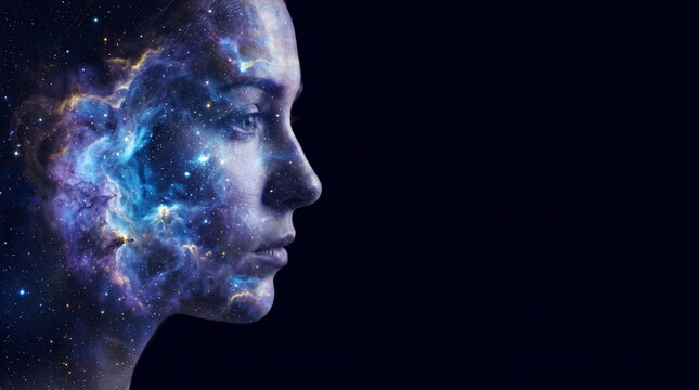 Retrato surrealista de alta resoluci&oacute;n, doble exposici&oacute;n et&eacute;rea de perfil de mujer fusion&aacute;ndose con nebulosa