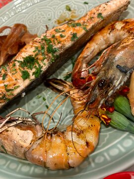 Gambas et saumon grill&eacute;es 