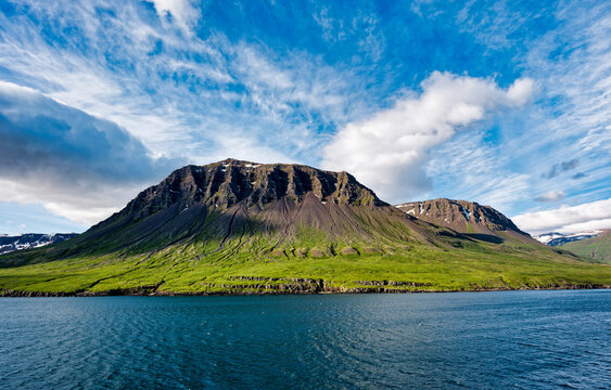 Table Mountain, Sey&eth;isfj&ouml;r&eth;ur Fjord