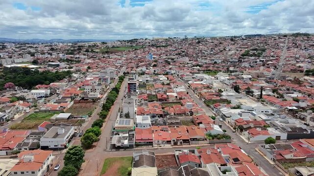 Vista a&eacute;rea do Bairro Calif&oacute;rnia em Patos de Minas, Minas Gerais